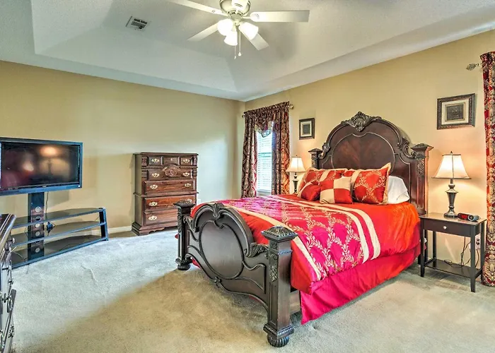 Waterfront W/ Florida Room! Holiday home Pensacola