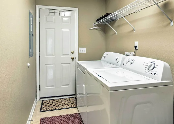 Waterfront W/ Florida Room! Holiday home
