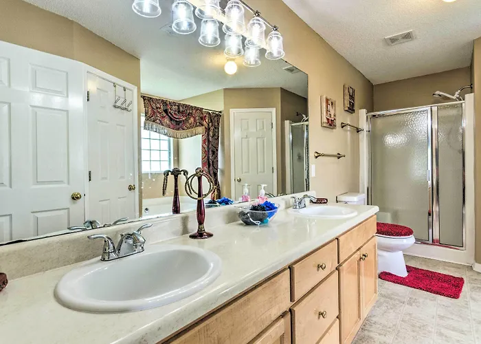 Holiday home Waterfront W/ Florida Room!
